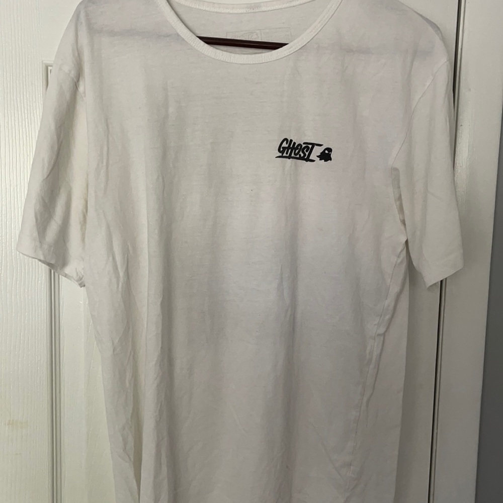 Men’s Medium Ghost design tee